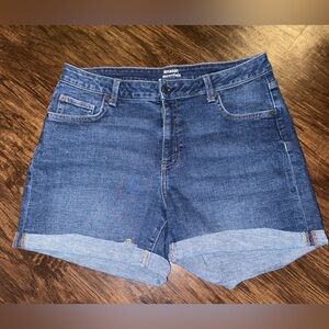 Amazon Essentials Denim Jean Shorts Size 12